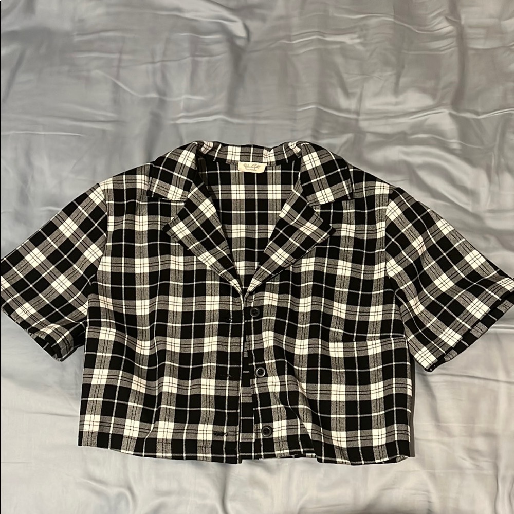 Brandy Melville John Galt Black and White Cropped Plaid Button Down with Collar